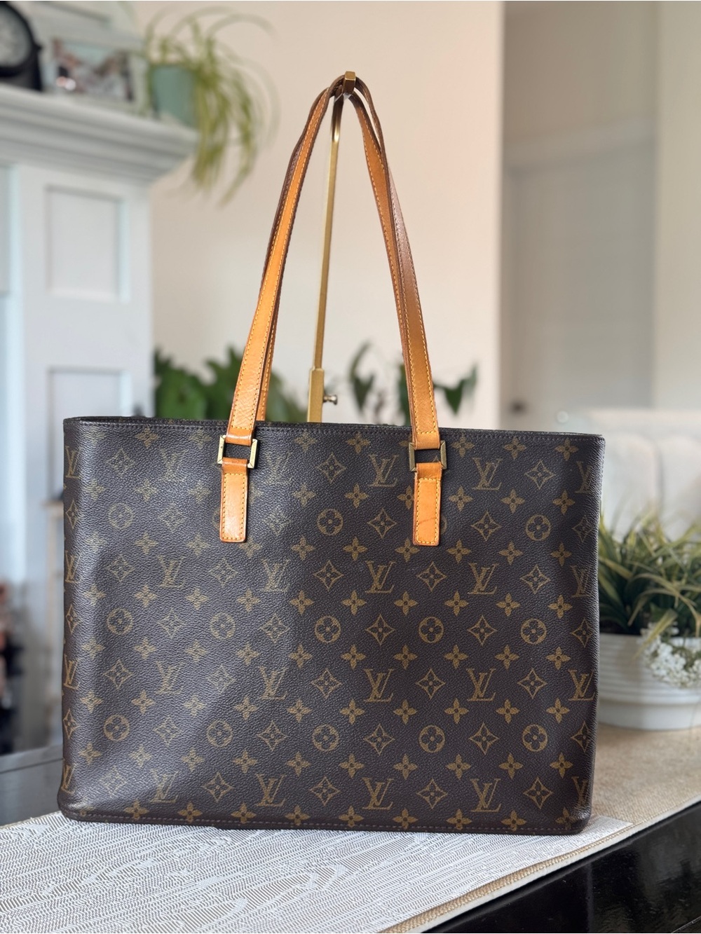 Louis Vuitton Monogram Luco Tote fit 15โ laptop - Picture 3 of 14
